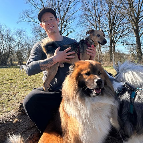 nick Nick Martens mit Hund bei DOGmartens