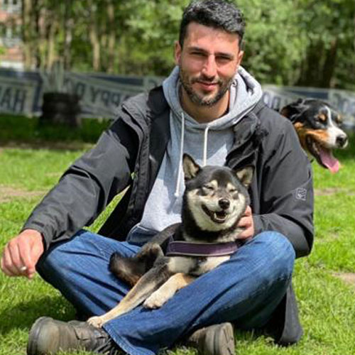 alex Alex Alberti mit Hunden bei DOGmartens