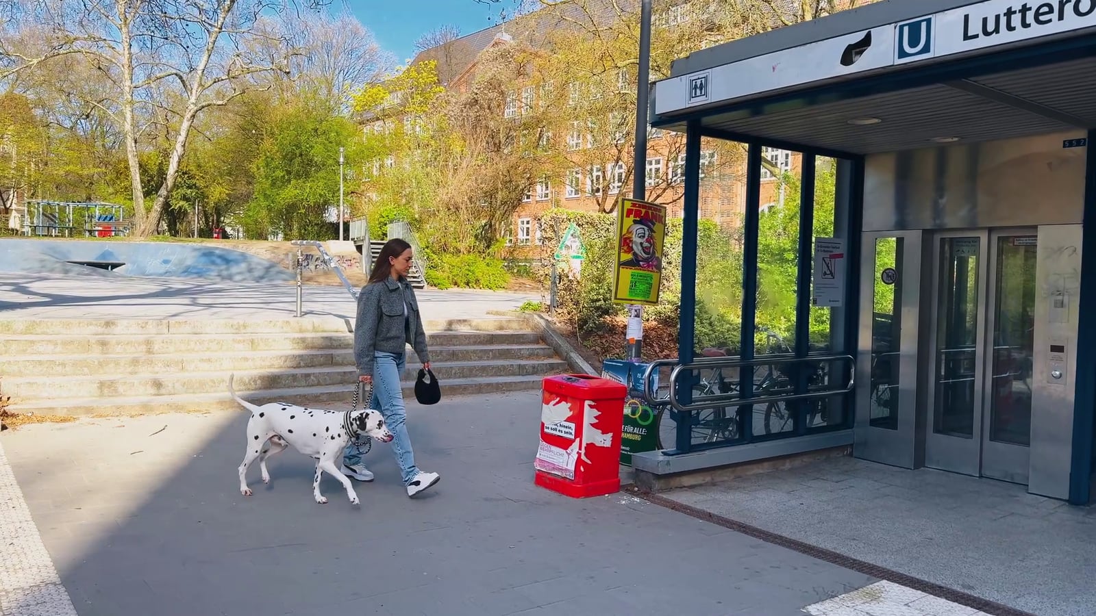 DOGmartens Alltagskurs im Stadtumfeld DOGmartens Alltagskurs im Stadtumfeld